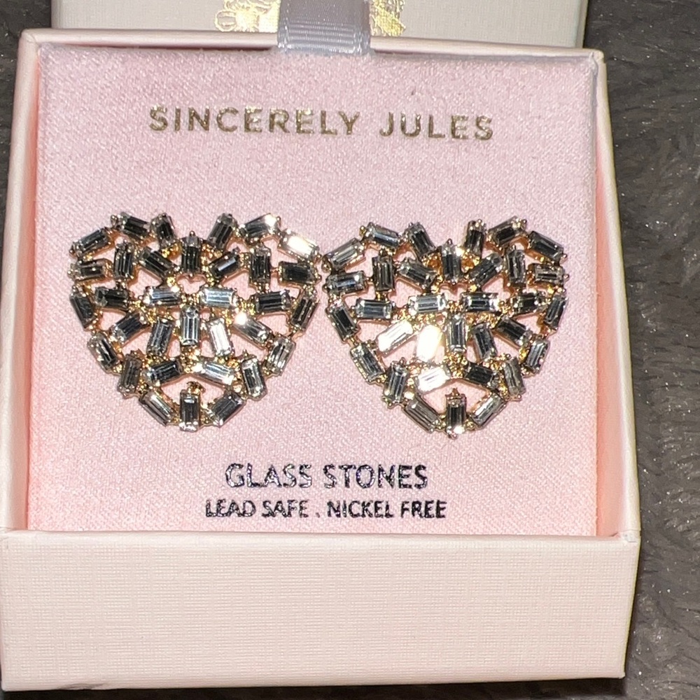 Sincerely Jules Glass Stone Heart Earrings - Picture 1 of 1